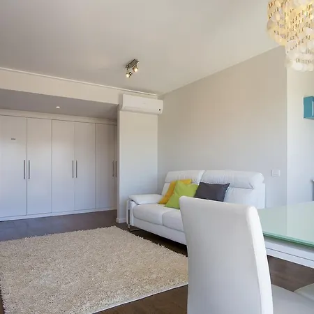 Apartment Expo Deluxe |rentexperience *